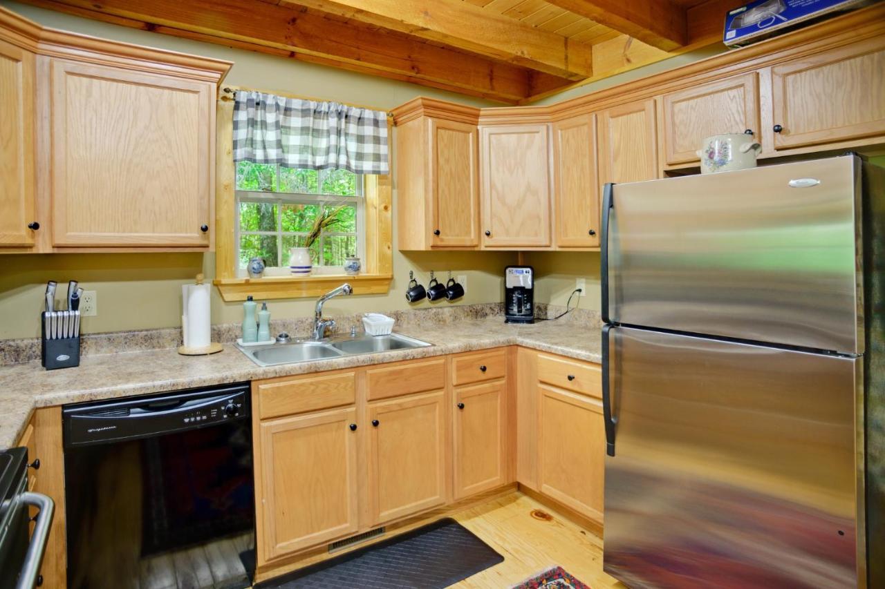 Tree Top Lodge - Gorgeous Lake Cabin With Hot Tub & Magnificent Views Of Forests And Mountains! Cabin Butler Exterior foto