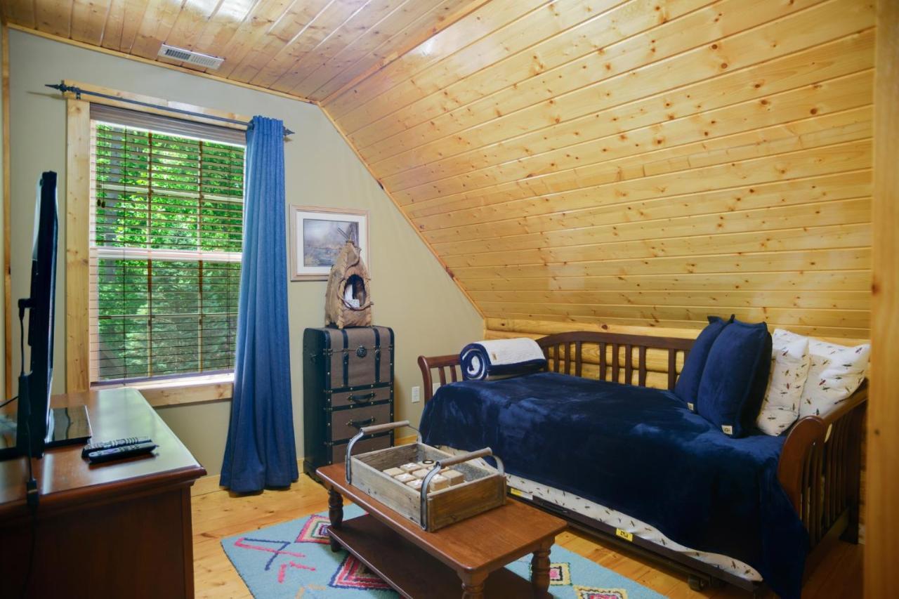 Tree Top Lodge - Gorgeous Lake Cabin With Hot Tub & Magnificent Views Of Forests And Mountains! Cabin Butler Exterior foto